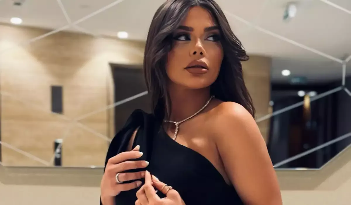 Aysunun maşınını vurdular