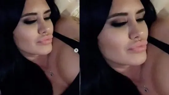 Azərbaycanlı nazir oğlunun sevgilisi olduğu iddia edilən müğənninin yataq fotosu