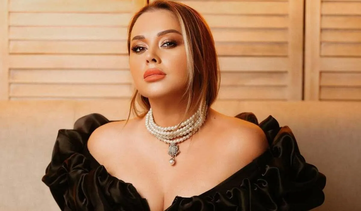 “Eybəcər adamın ürəyi gözəl ola bilməz” deyən Xatirənin arxiv görkəmini üzünə "çırpdılar"