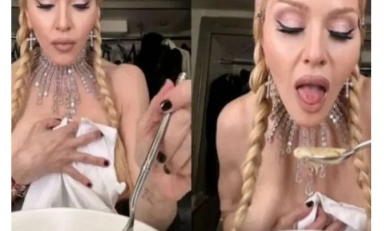 Məşhur müğənnidən biabırçı davranış – Yeməyi görün nə vəziyyətdə yedi