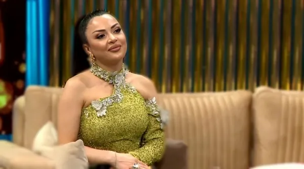 Müğənni Vəfa onu qucaqlamaq istəyən kişiyə şok reaksiya verdi: Doğru hərəkət etdi? - Video