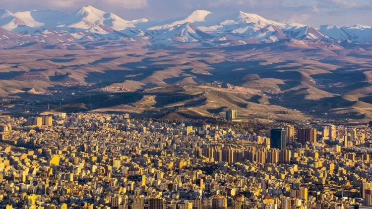 SON DƏQİQƏ! Təbrizdə hərbi vəziyyət elan edildi