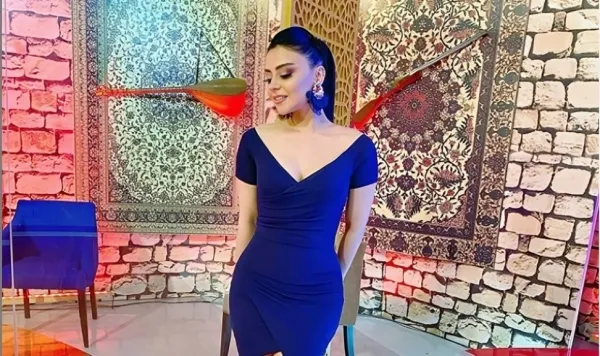 Vüsalə mini ətəkdə əyləşdi cazibədar görüntü aldı - Foto