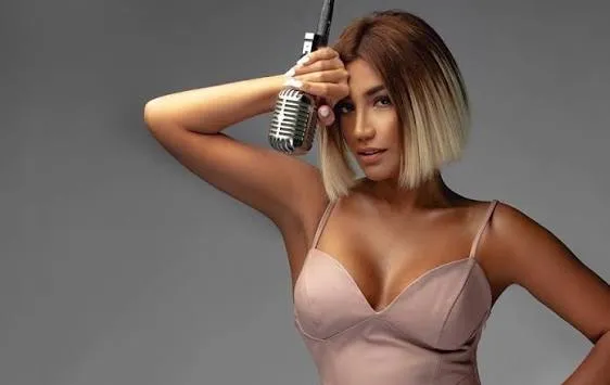 Xalq artisti: "20-30 manata restoranlarda oxuyurdum"