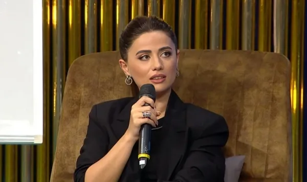 Zarinanın “ədəbsiz” görüntüləri müzakirə edildi - Video